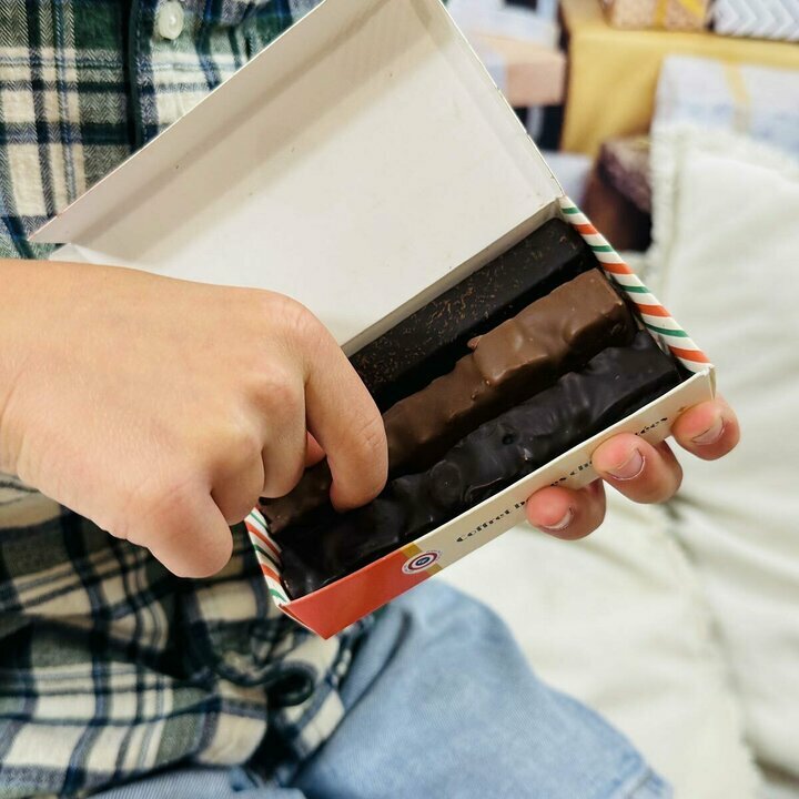Coffret Ouvert des Barres de Chocolat de Nol